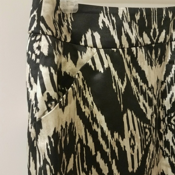 Jones New York Abstract Pattern Pencil Skirt - Picture 2 of 6